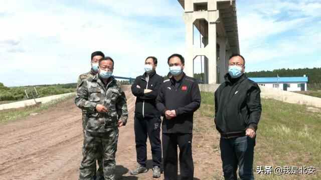 北安市委副书记、市长李华深入乌裕尔河流域巡河并督导检查侵蚀沟治理、防汛、及湿地...