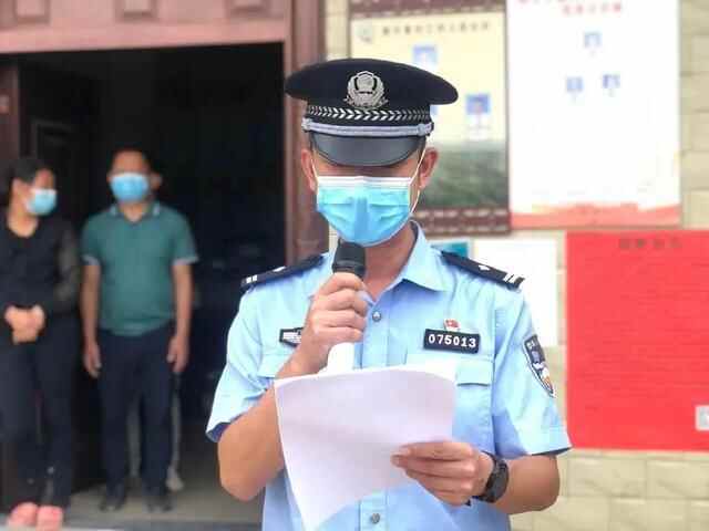 河口县在桥头乡边境开展公开宣布并执行逮捕暨警示教育大会