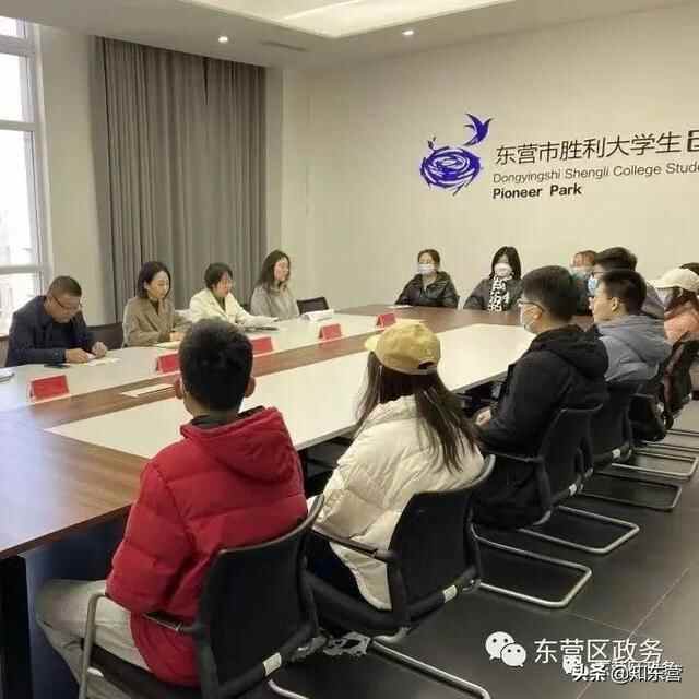 聚才汇智促发展 人才领航谱新篇——区委人才工作会议侧记