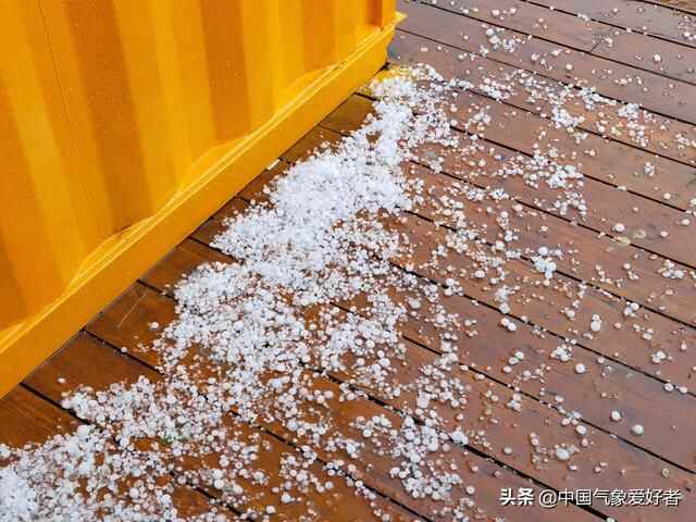 巨大冰雹突袭大连烟台，汽车苹果非常受伤！网友：大寒潮要来了？