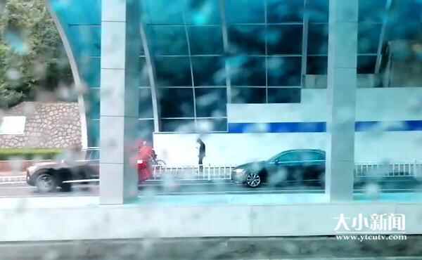 连发预**！今天中午烟台下冰雹啦，部分车辆躲隧道避险