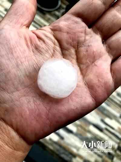 连发预**！今天中午烟台下冰雹啦，部分车辆躲隧道避险