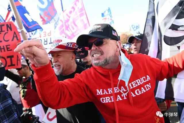 中国人正在欢度国庆长假，美国人为国家分裂倾向担忧