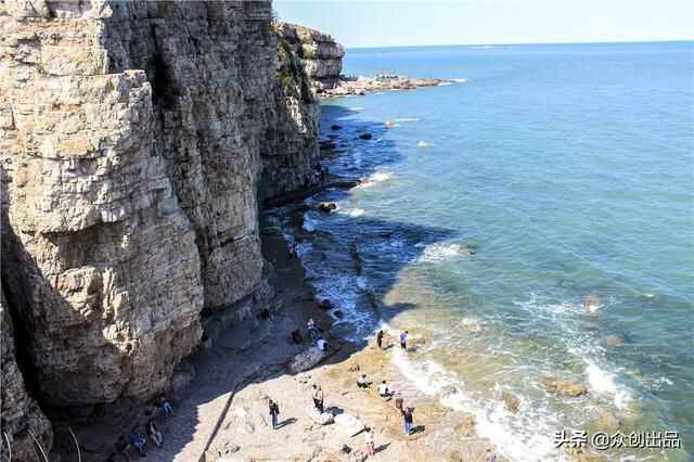 长岛县：拥有交通港口13处，港口泊位21个，有运输船舶52艘