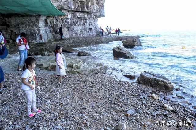 长岛县：拥有交通港口13处，港口泊位21个，有运输船舶52艘