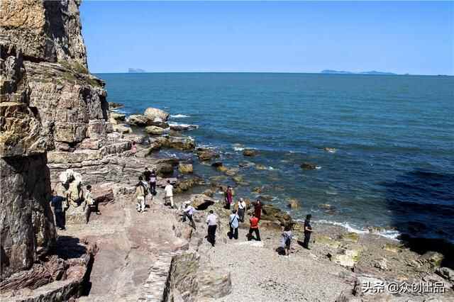 长岛县：拥有交通港口13处，港口泊位21个，有运输船舶52艘