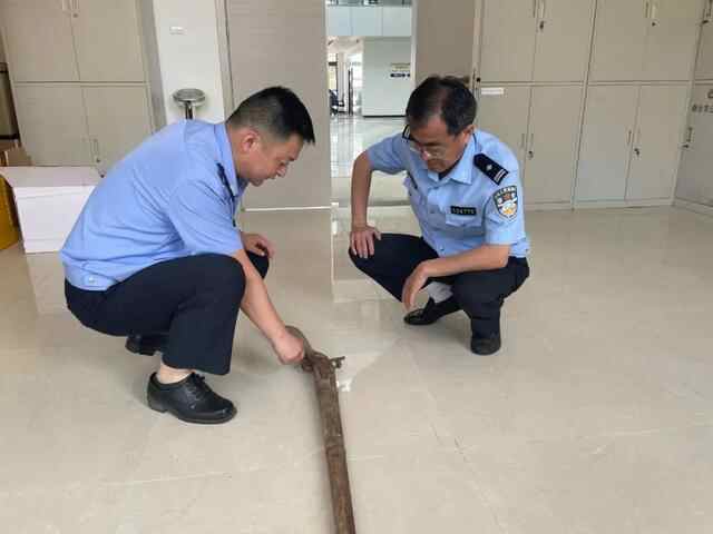 牟平公安开展缉枪治爆集中宣传
