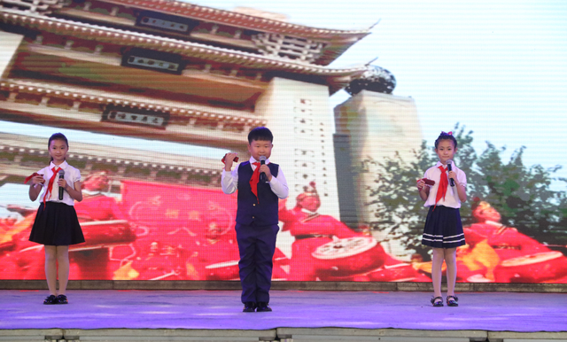 栖霞市“青春心向党 共创文明城”文艺晚会精彩纷呈