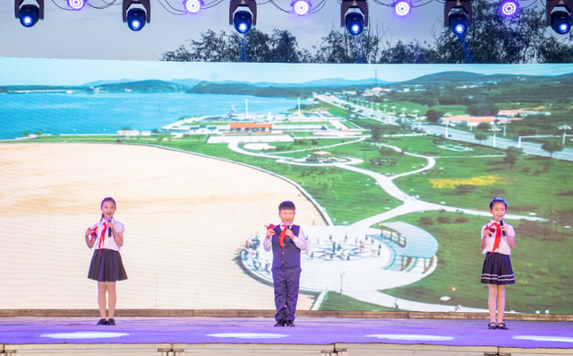 栖霞市“青春心向党 共创文明城”文艺晚会精彩纷呈