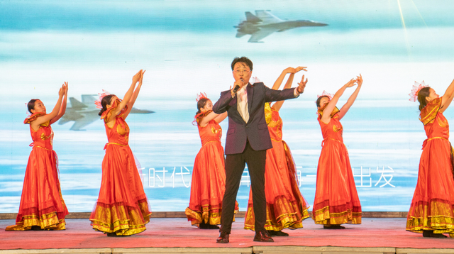 栖霞市“青春心向党 共创文明城”文艺晚会精彩纷呈