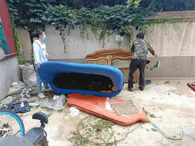 栖霞市庄园街道网格下沉助力“创城”