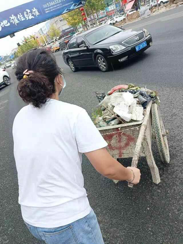 栖霞市庄园街道网格下沉助力“创城”