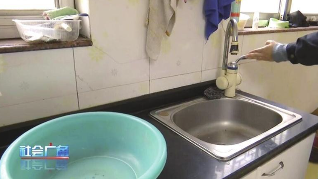 牟平区观水镇缫丝夼村停水近半年 村民外出借水生活