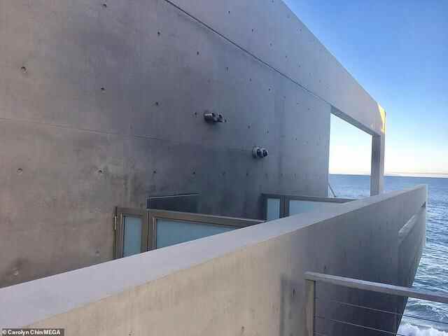 侃爷花了几亿买海边豪宅，网友一看照片傻眼：烂尾楼这是？