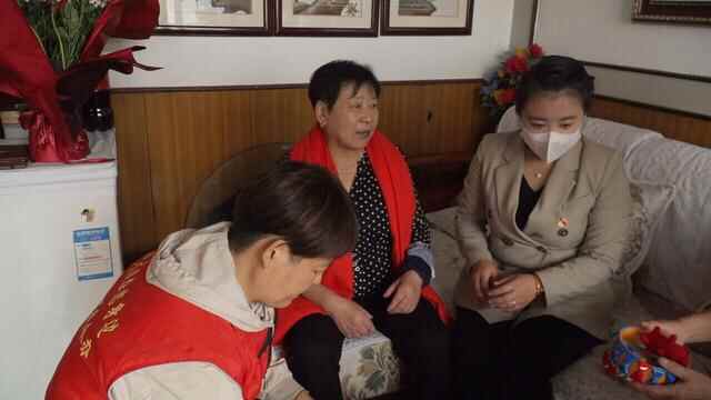 蓬莱东城社区：情暖重阳党建工作站为高龄老人推出“管家式服务”