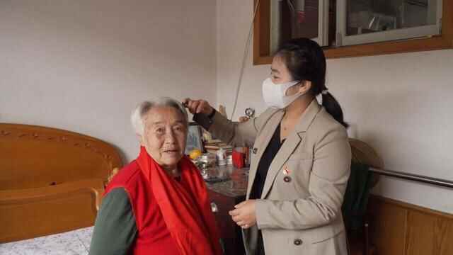 蓬莱东城社区：情暖重阳党建工作站为高龄老人推出“管家式服务”