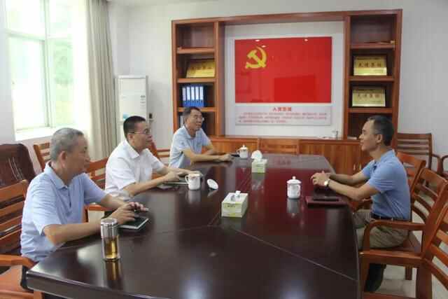 澄迈县**党组书记、代理检察长吴绍维到老城、福山检察室慰问调研