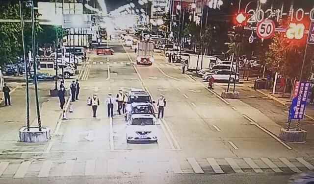 冲撞民警闯卡、购买无手续车辆、冒用他人牌照……牟平夜查，不抓你抓谁