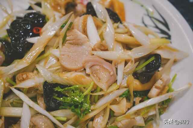 2天烟台旅游可以吃到啥？这4家餐厅14道美食经济实惠都是经典