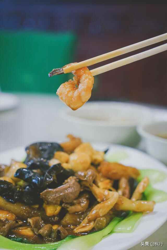 2天烟台旅游可以吃到啥？这4家餐厅14道美食经济实惠都是经典