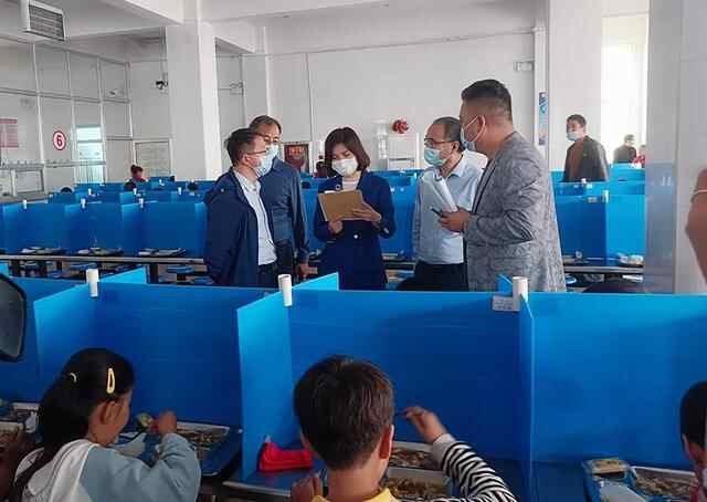 栖霞市领导实地督导检查学校**防控、安全生产工作