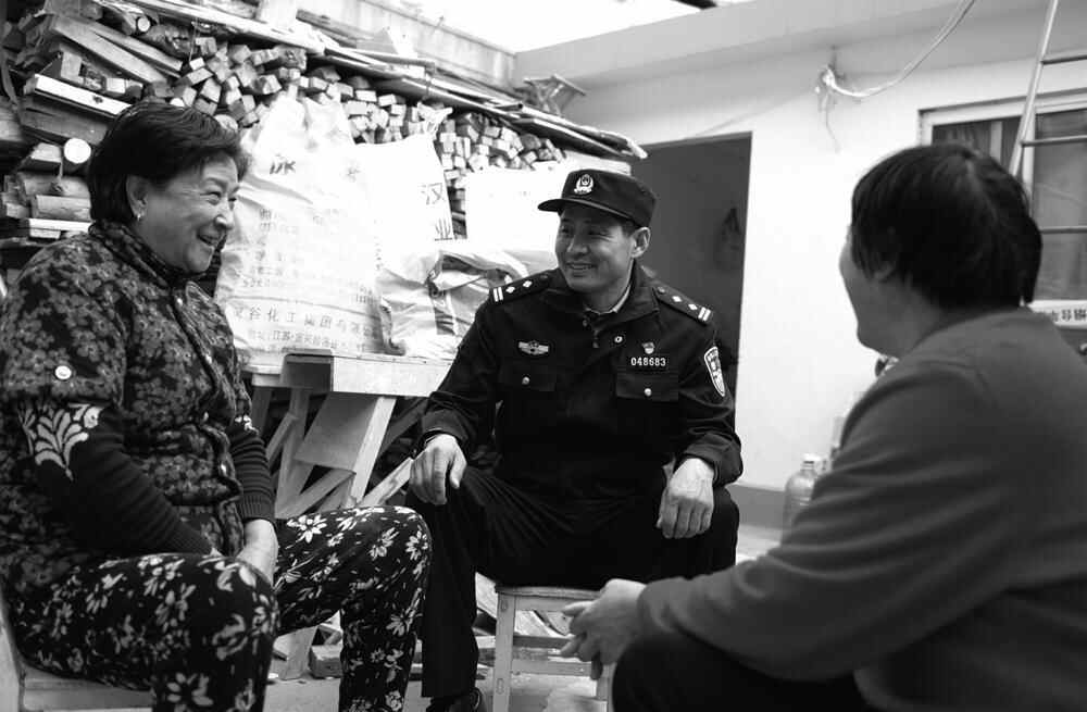 莱山区搭建新平台提升服务“高质量”深耕民意推进警民“大和谐”——用平安筑牢群众...