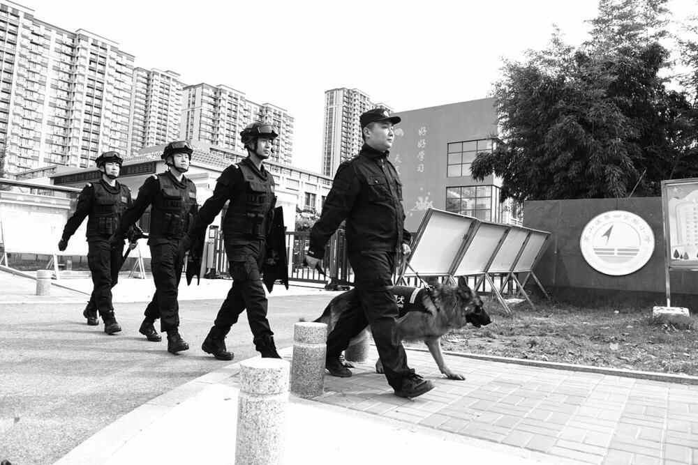 莱山区搭建新平台提升服务“高质量”深耕民意推进警民“大和谐”——用平安筑牢群众...