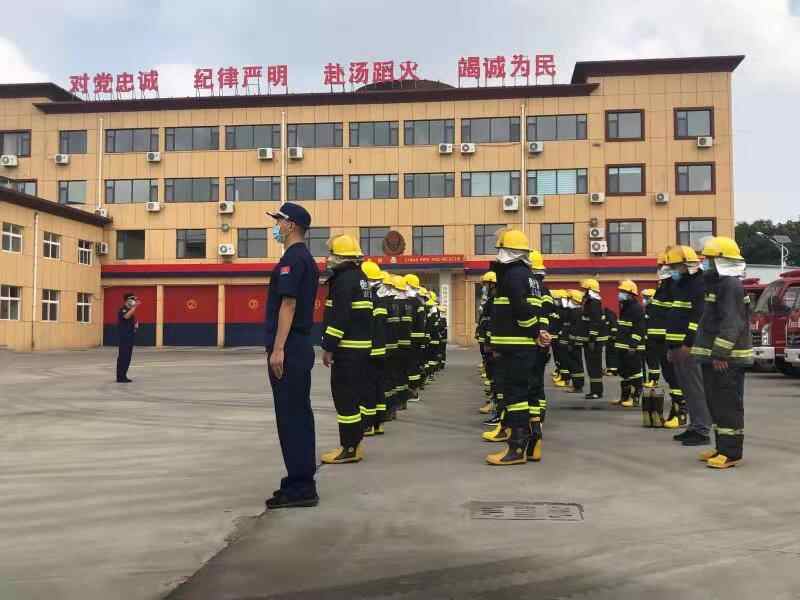 海阳17支乡镇消防队“沙场秋点兵”