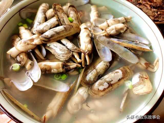 “莱阳缢蛏”是丁字湾名产，当地民间正式宴席常有这道菜