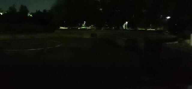 民意通｜莱山区生态广场路灯少灯光暗 市民散步经常掉进沟里