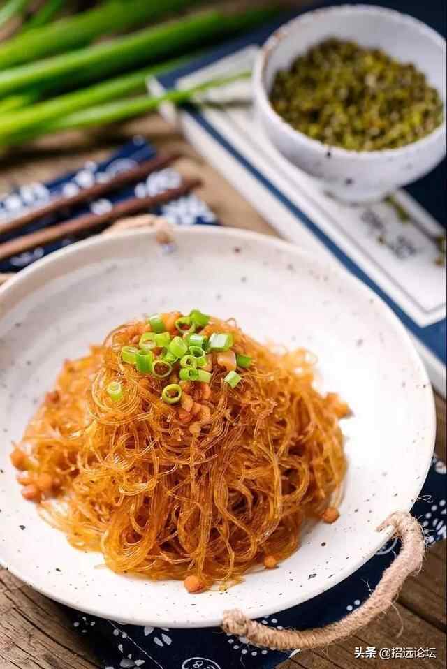 招远这么多美食你吃过几样？毛蛋羊汤粉浆饭，海鲜粉丝芝麻糖。