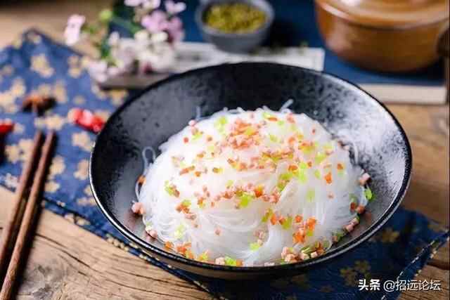 招远这么多美食你吃过几样？毛蛋羊汤粉浆饭，海鲜粉丝芝麻糖。