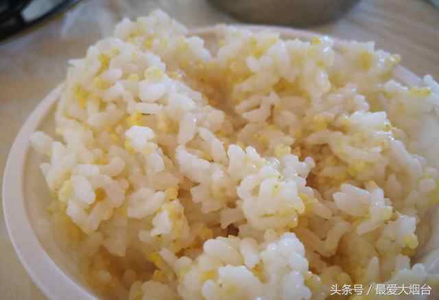烟台牟平这个特色美食，有近千年历史，把鸡和鱼一起炖，太好吃！