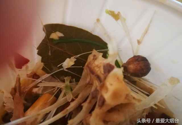 烟台牟平这个特色美食，有近千年历史，把鸡和鱼一起炖，太好吃！