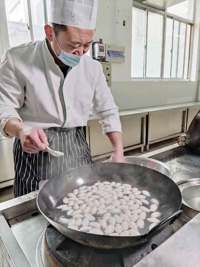 这几天吃腻的“硬菜”就靠这“八大盘”解腻了