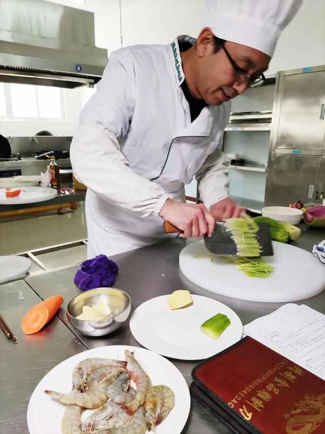 这几天吃腻的“硬菜”就靠这“八大盘”解腻了