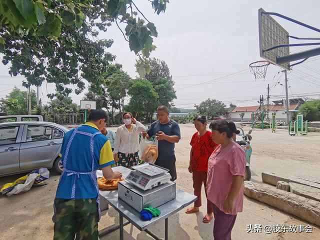 胶东家常美食：夏日炎炎，看蓬莱农村买卖面鱼的热闹场面