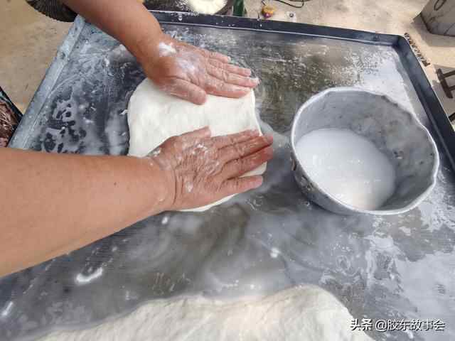 胶东家常美食：夏日炎炎，看蓬莱农村买卖面鱼的热闹场面