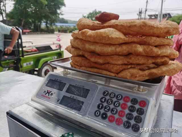 胶东家常美食：夏日炎炎，看蓬莱农村买卖面鱼的热闹场面