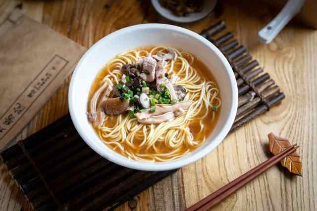 「海阳名吃」摔出来的美食“郭城摔面”