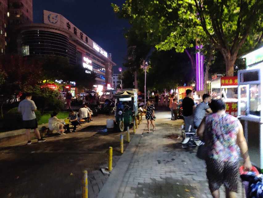 莱山路边美食，人间烟火