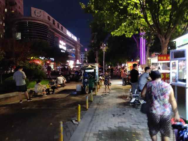 莱山路边美食，人间烟火