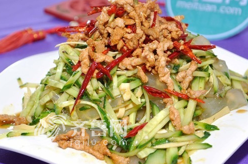 舌尖上的龙口：传统美食老黄县炒肉拉皮