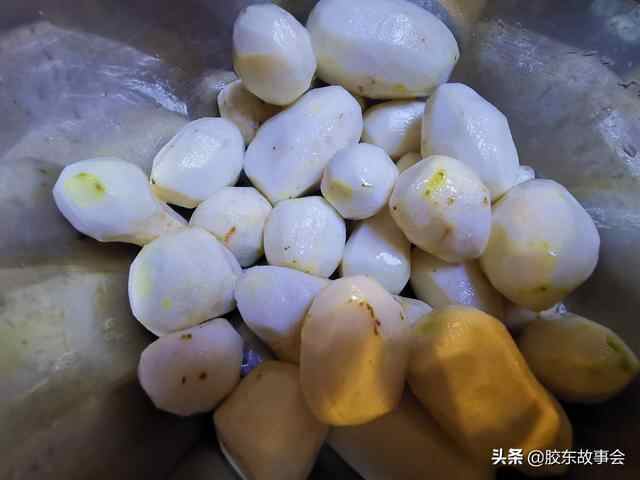 组图：去年秋天储藏的芋头拿出来，做一顿莱阳家常美食