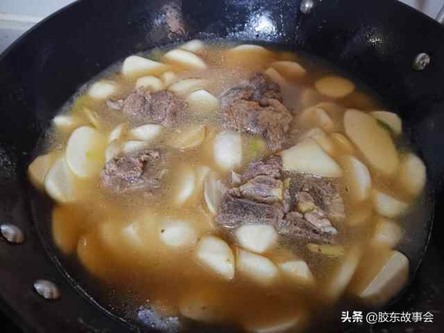 组图：去年秋天储藏的芋头拿出来，做一顿莱阳家常美食