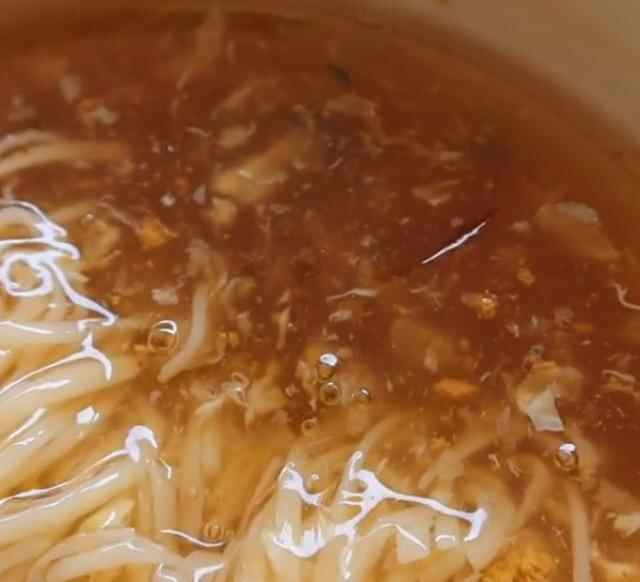 山东蓬莱小面，三块钱一碗，这顿早饭是吃美了