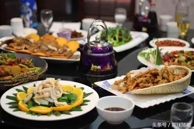 招远这家店因为十二道锋味居然火遍全城！