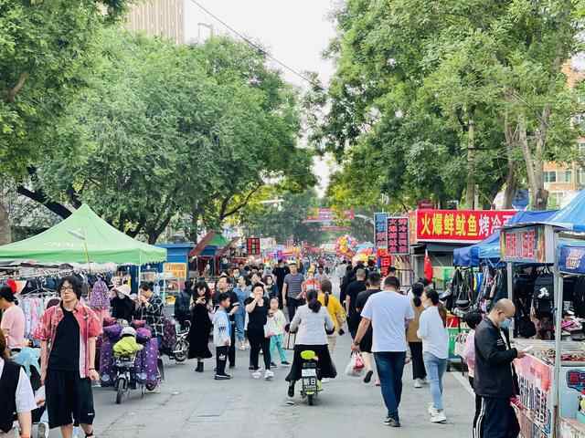 烟台拍客 | 天气暖了，出门看看老牟平人最爱逛的夜市吧
