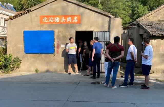 南京这家位置偏僻的猪头肉，原来用柴火炖改用煤气，味道依然抗打