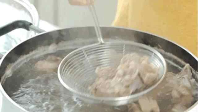 一座长岛下，留下九丈崖高险峻的特点，舌尖美食味儿